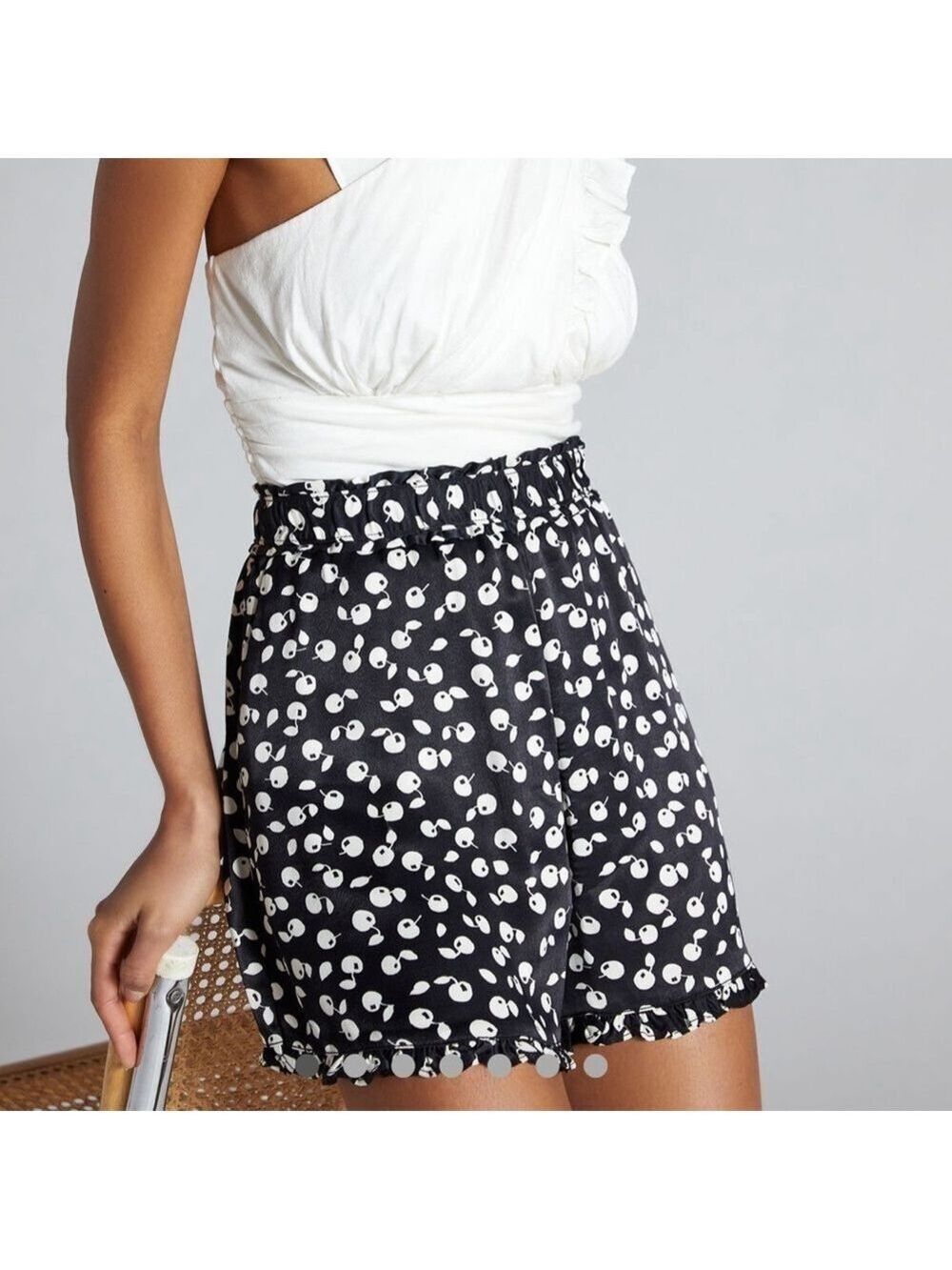 Anthropologie Maeve Cherry Black Ruffle Shorts Size M Flirty Beachy Festival EUC